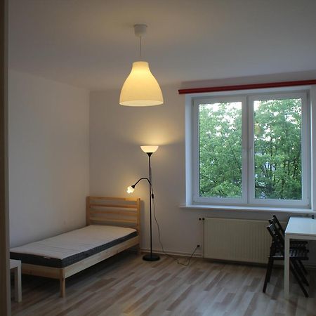 Trzyosobowy Pokoj W Mieszkaniu Czteropokojowym W Centrum Gdyni. Lägenhet Gdynia Exteriör bild