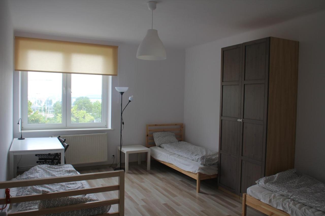 Trzyosobowy Pokoj W Mieszkaniu Czteropokojowym W Centrum Gdyni. Lägenhet Gdynia Exteriör bild
